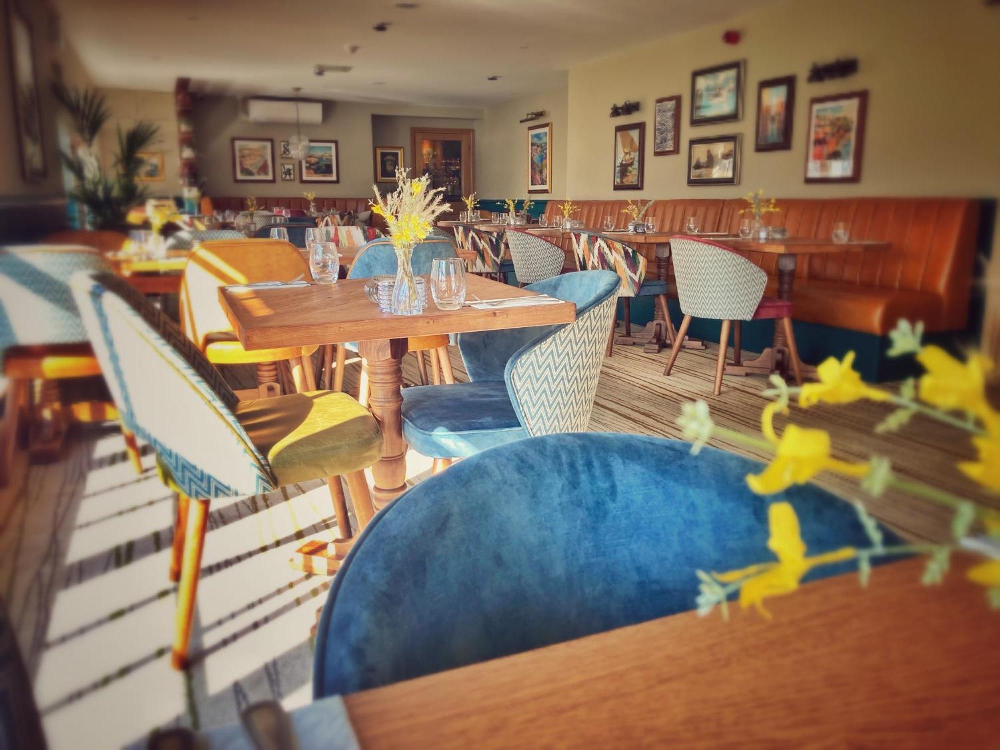 The Britannia Inn & Waves Restaurant St Austell Buitenkant foto