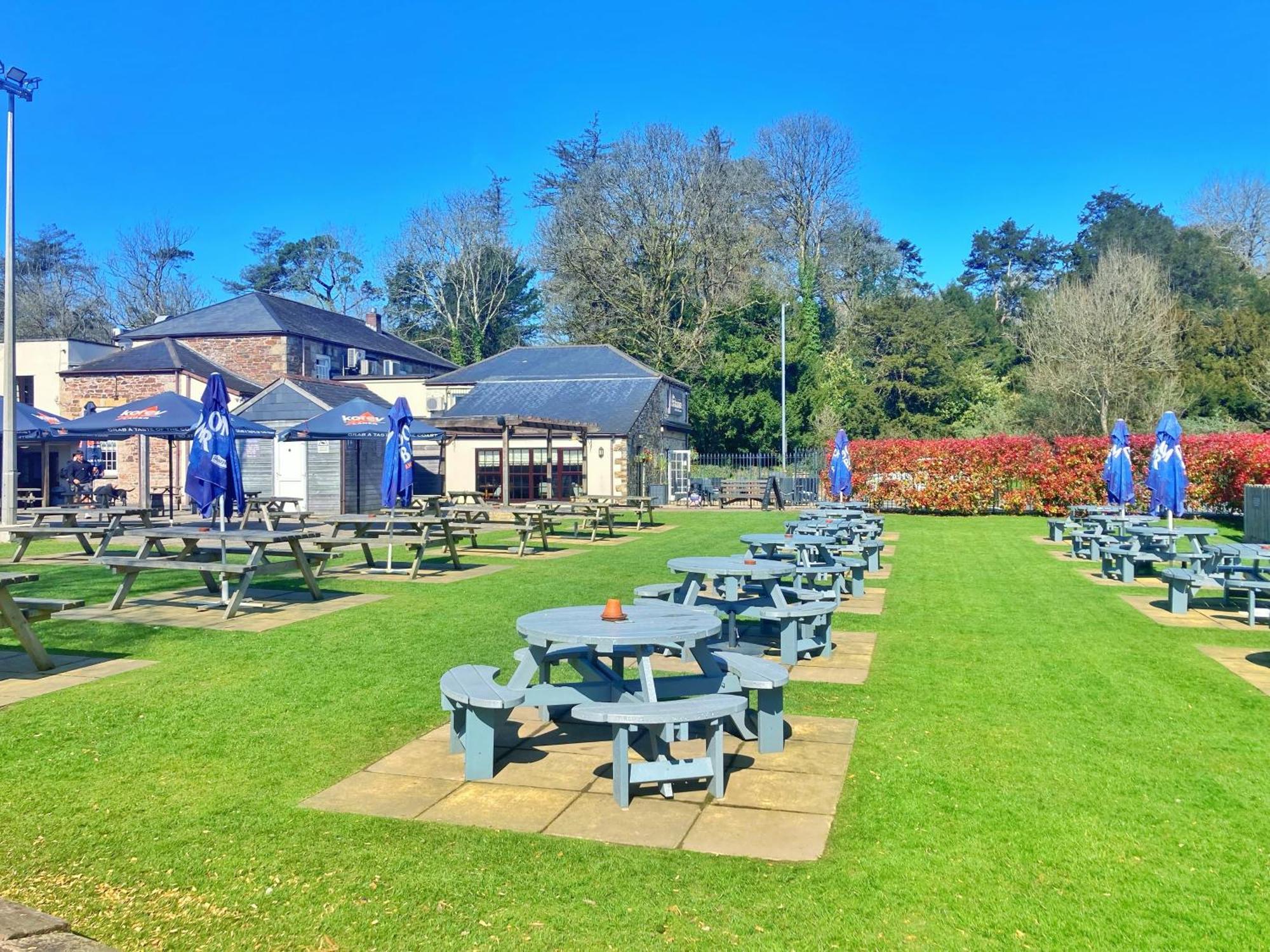 The Britannia Inn & Waves Restaurant St Austell Buitenkant foto