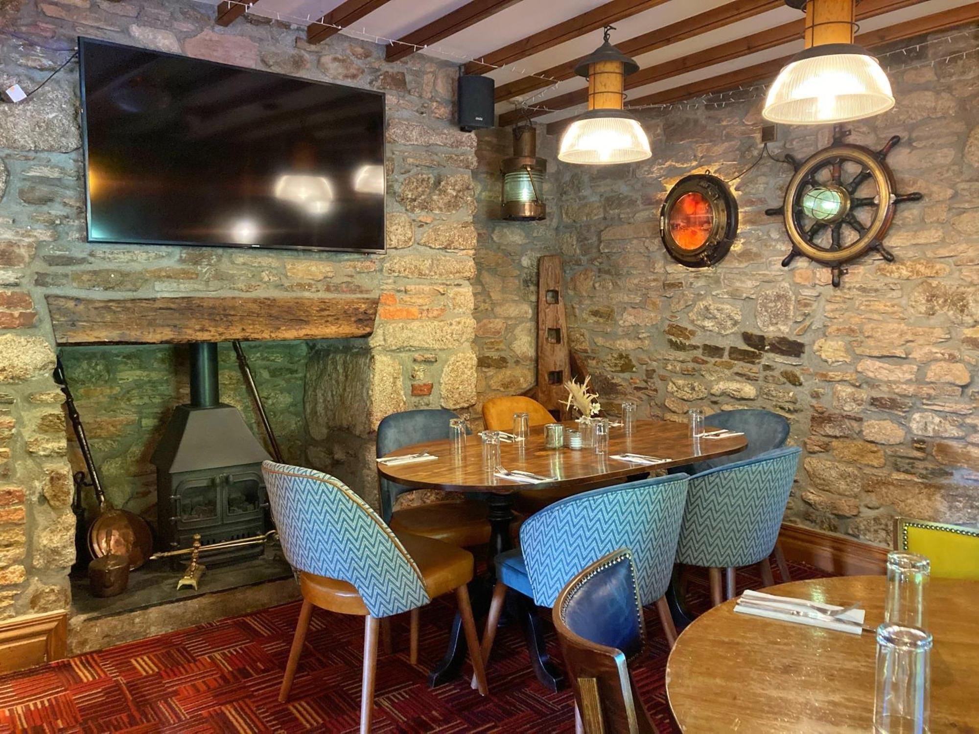 The Britannia Inn & Waves Restaurant St Austell Buitenkant foto