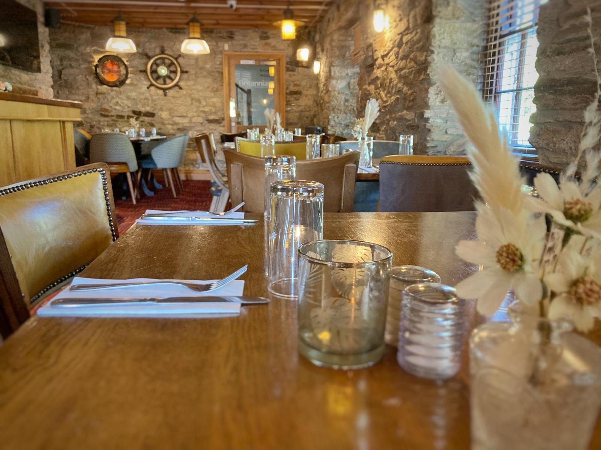The Britannia Inn & Waves Restaurant St Austell Buitenkant foto